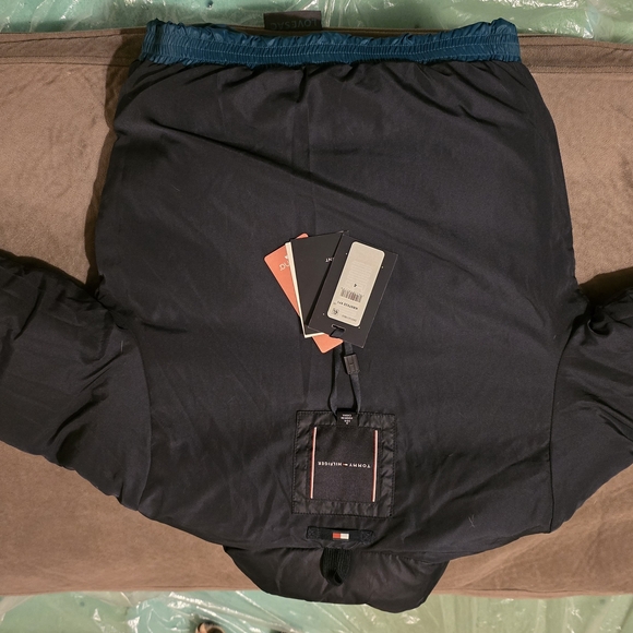 Tommy Hilfiger Colorblock Puffer Jacket - Picture 7 of 7